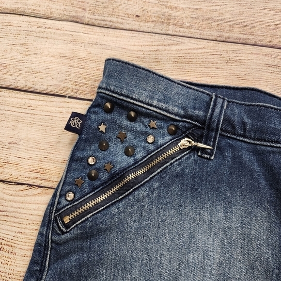 Rock & Republic Pixie Metal Stud Zipper‎ Jean Shorts - Picture 3 of 7